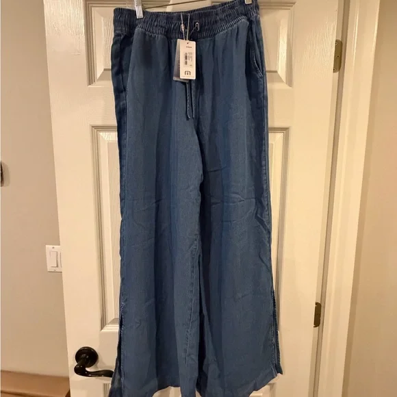 NWT Travis Matthews Wide-Leg Pants with Side Slits - Picture 7 of 16